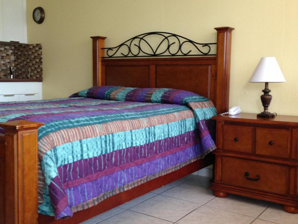 Queen Room - Disability Access interior
